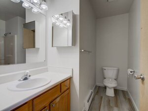 Bathroom | Mountain View Apartments