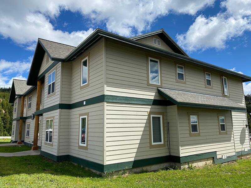 Exterior | Big Sky Aparttments