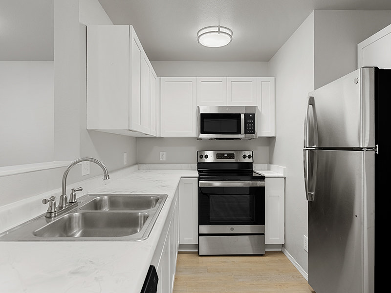 Kitchen | Grand Central Apartments in Missoula, MT