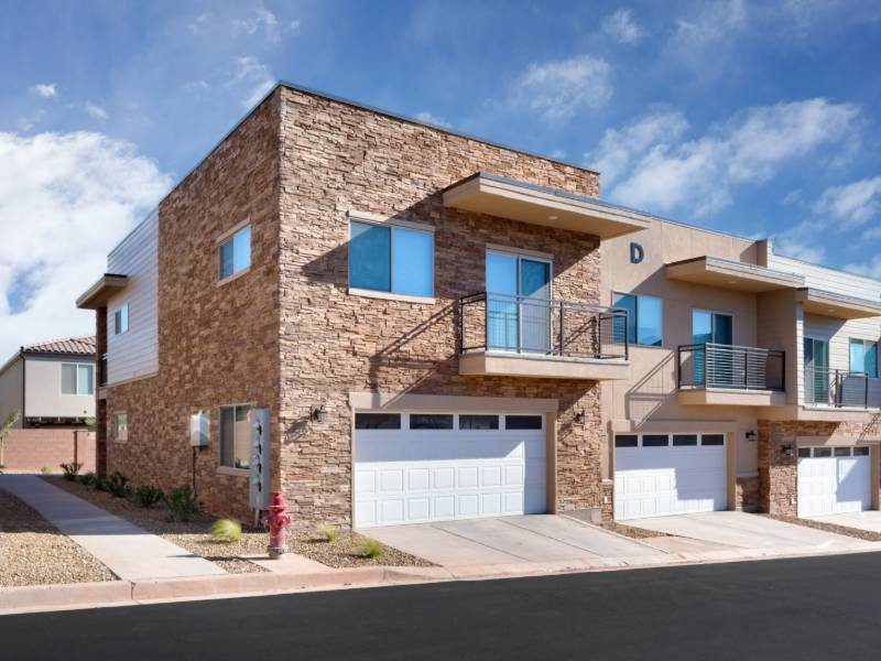 Garages | Coyote Creek Apartments