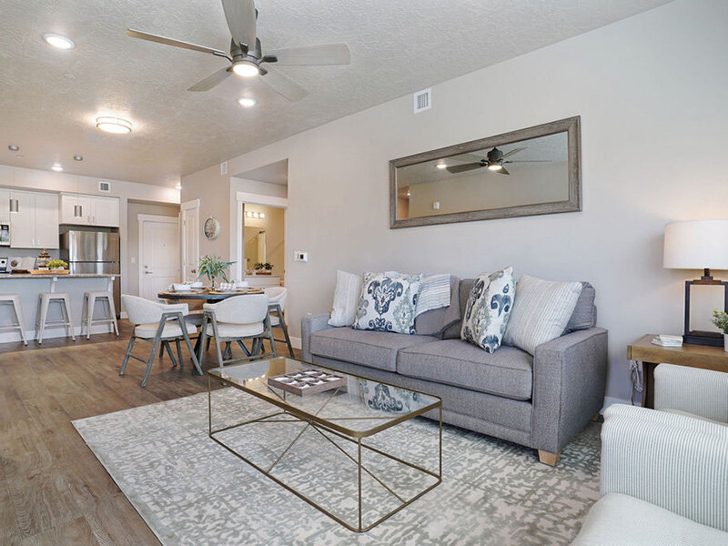 Living Room | Coyote Creek Apartments