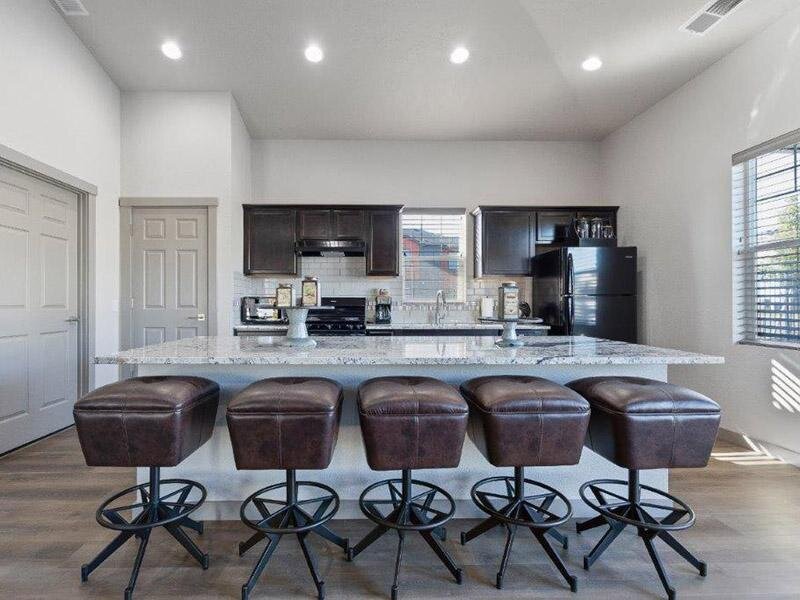 Common Area | Crimson Point