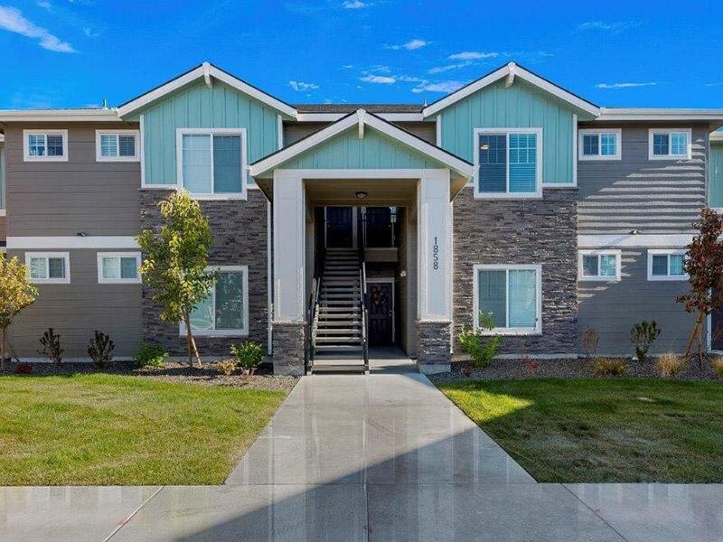 Exterior | Crimson Point