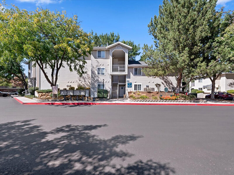 Apartment Exterior | Spring Creek Apartments
