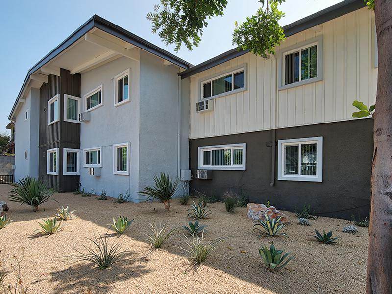 Xeriscaped Apartments | Luxe at Burbank