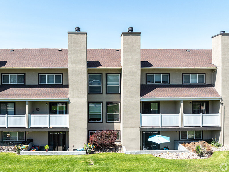 Exterior Apartment Property | Foothill Place