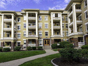 Apartment Walkway | The Hillcrest