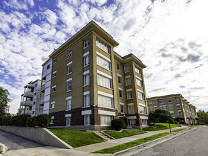 Beautiful Apartment Complex | The Hillcrest
