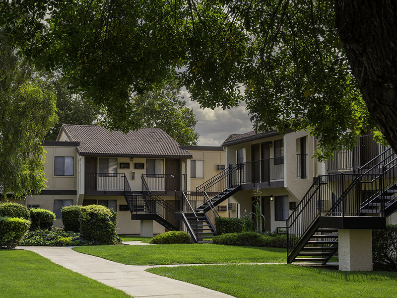 Apartment Exterior | The Redwood