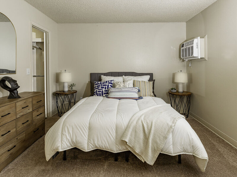 Bedroom | The Redwood