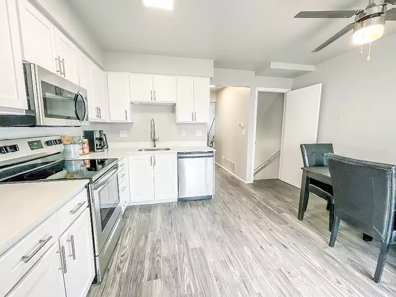 Fully Equipped Kitchen | Aspen Cove Townhomes