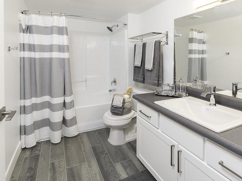 Bathroom | Maison's Landing