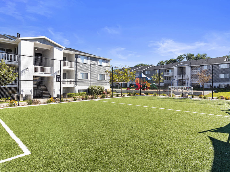 Sports Court | Turnberry Apartments