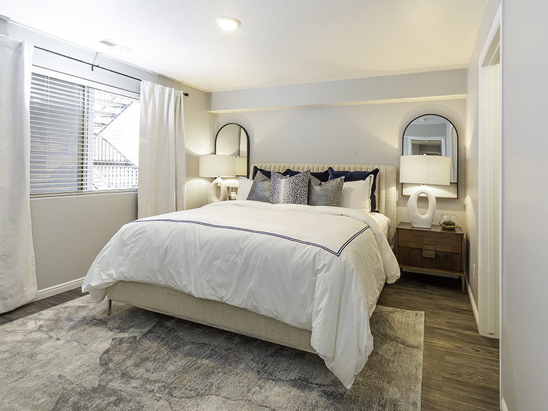 Room | Turnberry Apartments