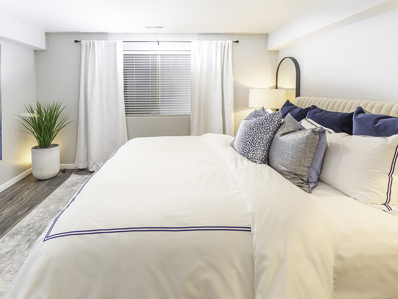 Bedroom | Interior | Turnberry Apartments