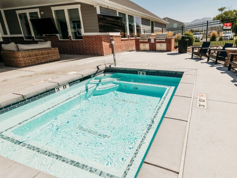 Apartments with a Hot Tub | Haven Cove Townhomes