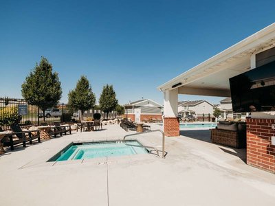 Apartments in West Haven with a Pool | Haven Cove Townhomes