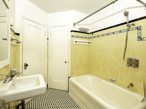 Interior Bathroom | Kensington