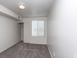 Room | Villa South Apartments Ogden, UT