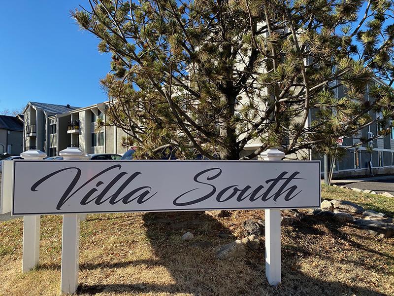 Welcome Sign | Villa South