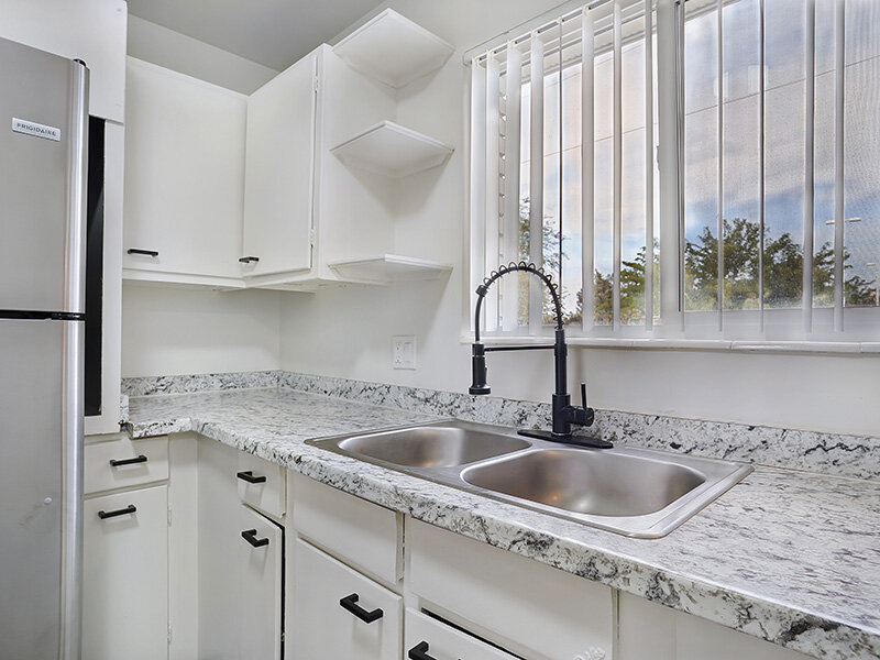 Kitchen | The Highland at Sugar House Apartments