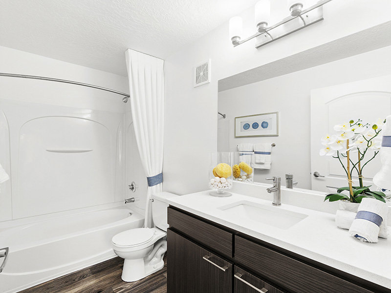 Bathroom with Tub | Wilshire Place Apartments in West Jordan, UT