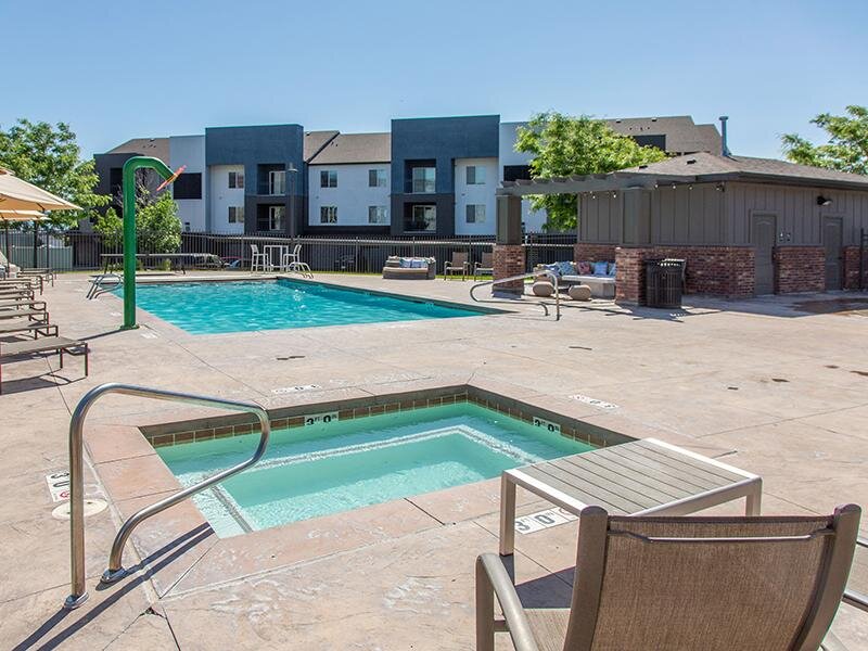 Pool with hot tub | Wilshire Place