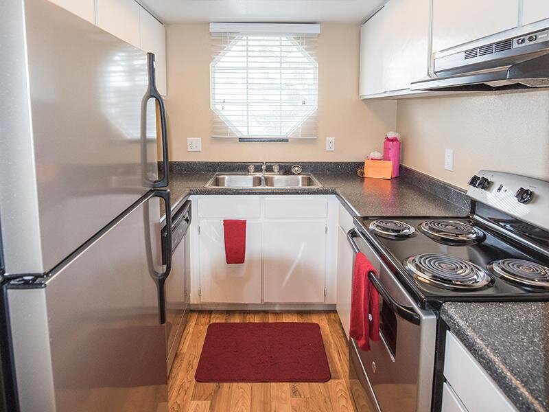 Fully Equipped Kitchen - Creekview - UT