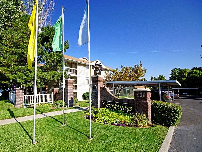 Entry Sign - Welcome to Creekview