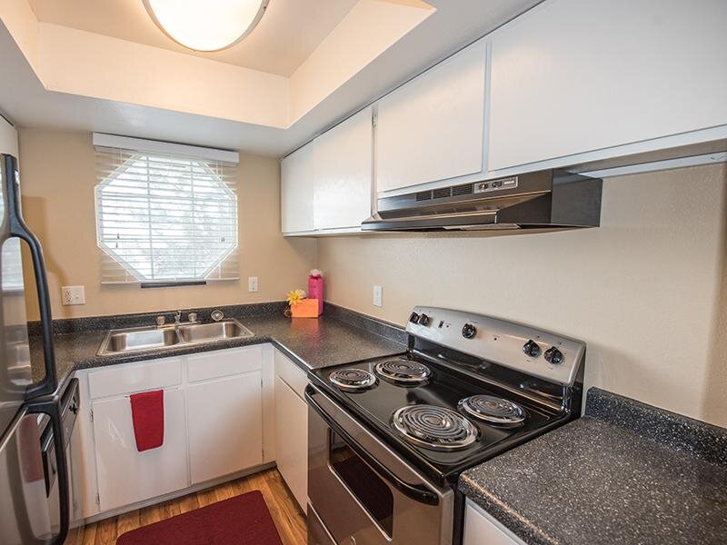 Kitchen - Creekview Apartments in Midvale, UT