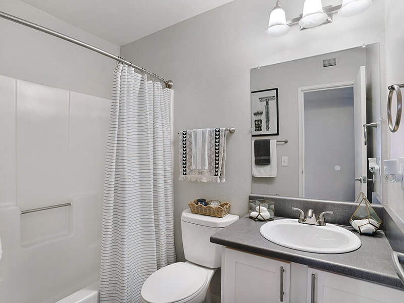 Full Bathroom | 47Seventy Settler's Point