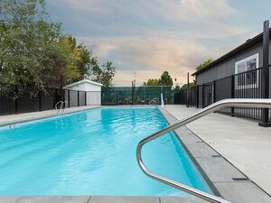 Pool | The Calaveras Apartments