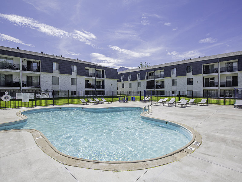 Pool | Mt. Aire Apartments