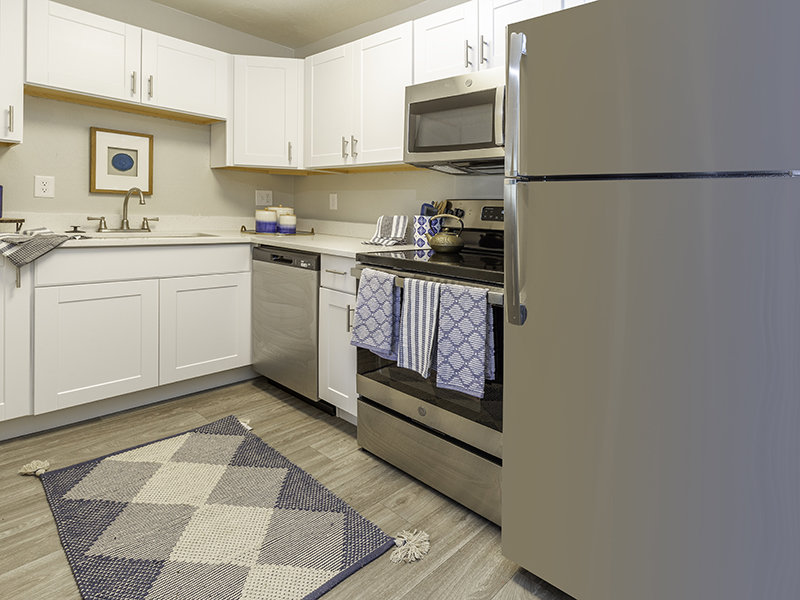 Fully Equipped Kitchen | Cherry Hill Apartments in SLC, UT
