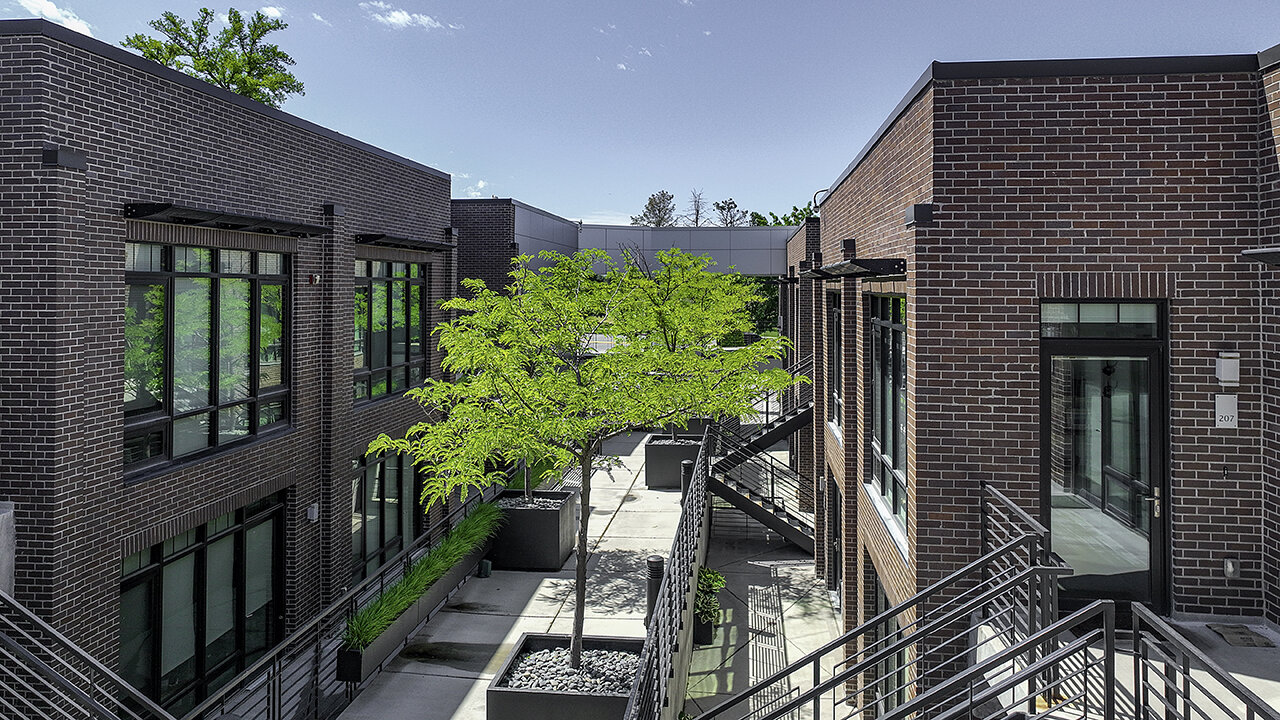 21 & View Apartments Neighborhood