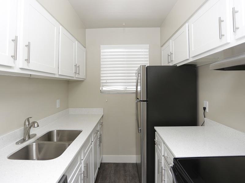 Classic Kitchen | Commons On 2nd Apartments in Salt Lake