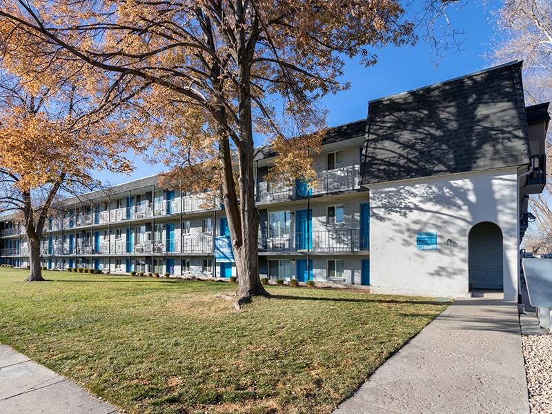 Apartment Exterior | Commons on 2nd