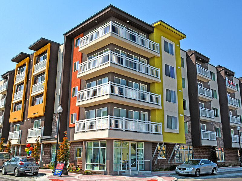 Center Court Senior Living Apartments in Murray