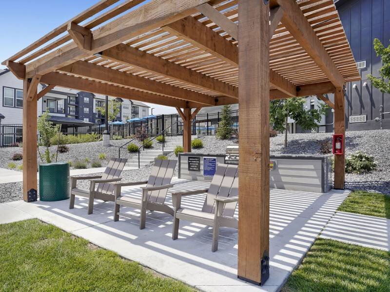 PERGOLA | Valley View Apartments