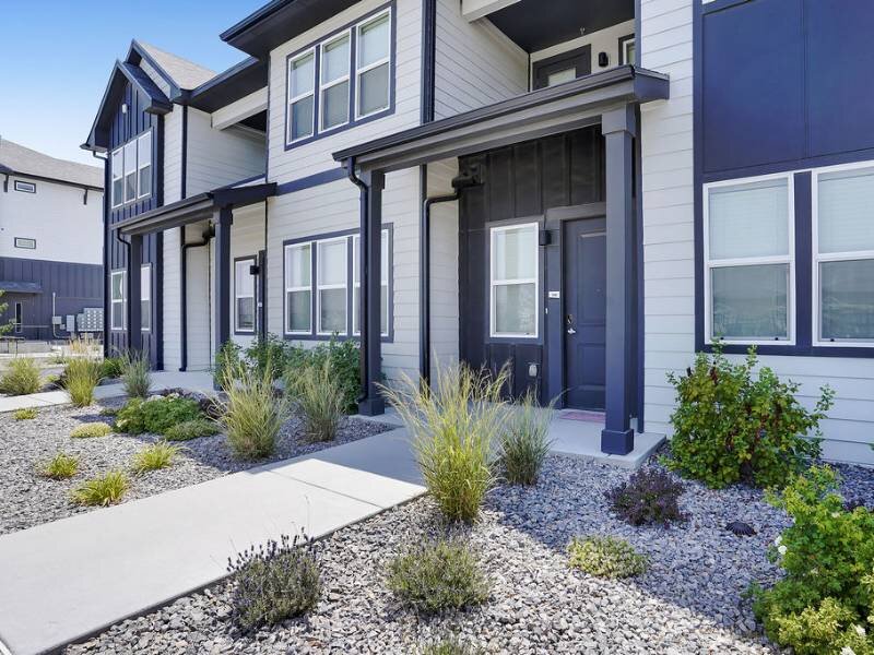 ENTRY l Valley View Apartments