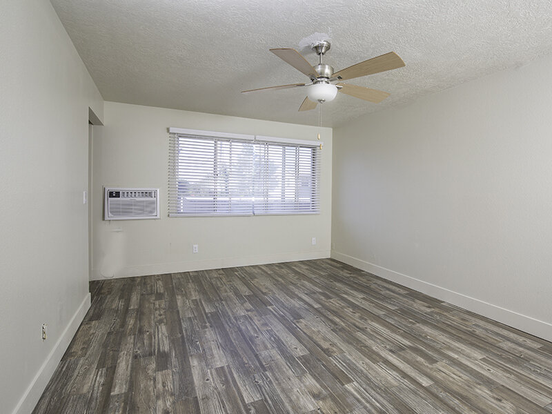 Large Room | Cascade Ridge