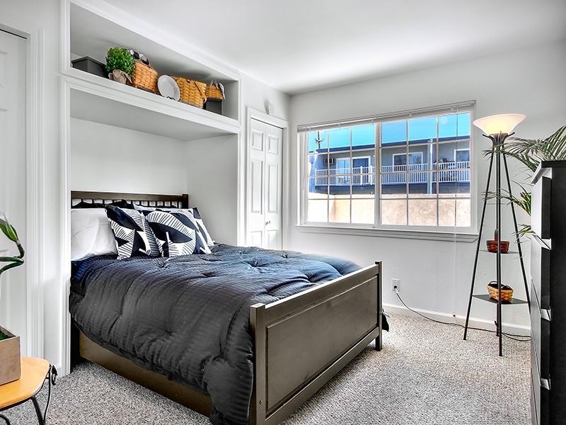 Bedroom - Sun Valley Apartments - California