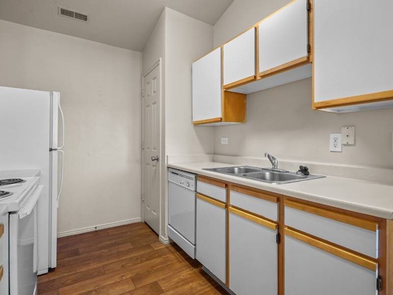 Kitchen | Canyon Park Apartments in Sandy, UT