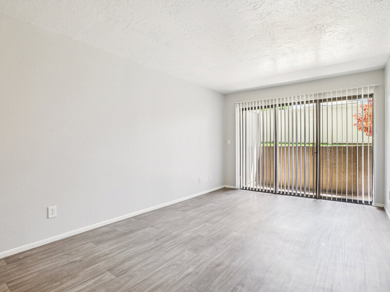 1x1 Renovated Area | Fox Creek Apartments