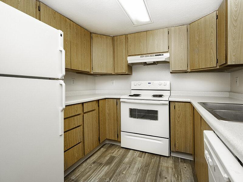 2x1 Classic Interior Kitchen | Fox Creek Apartments