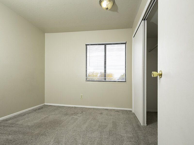 2x1 Classic Interior Bedroom | Fox Creek Apartments