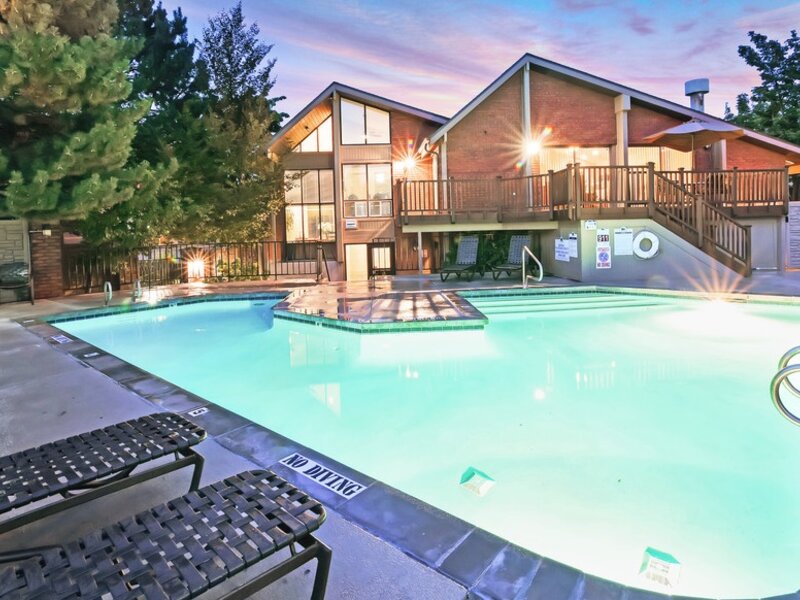 Large Pool | Fox Creek Apartments