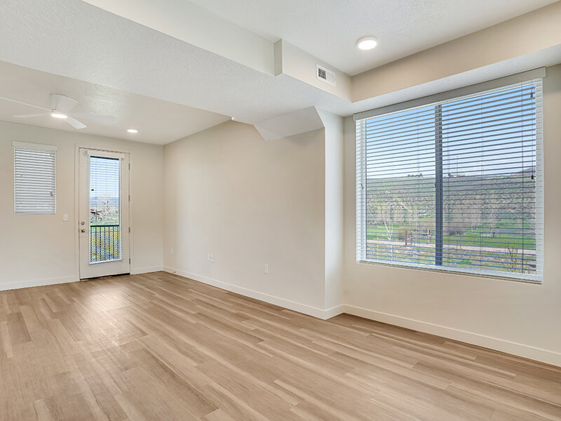 Interior Spacious Room | Lincoln Station