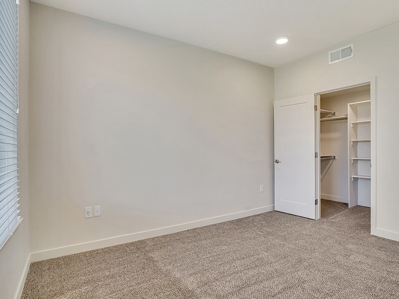 Closet Area | Lincoln Station