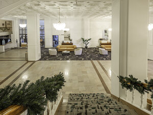 Community Seating Exterior | Bigelow